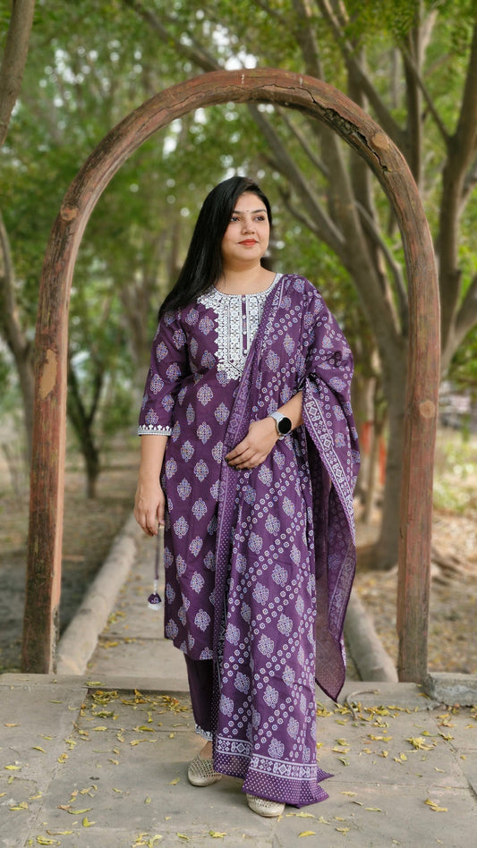 Elegant Purple Three-Piece Suit with Embroidery and Bandhani Print