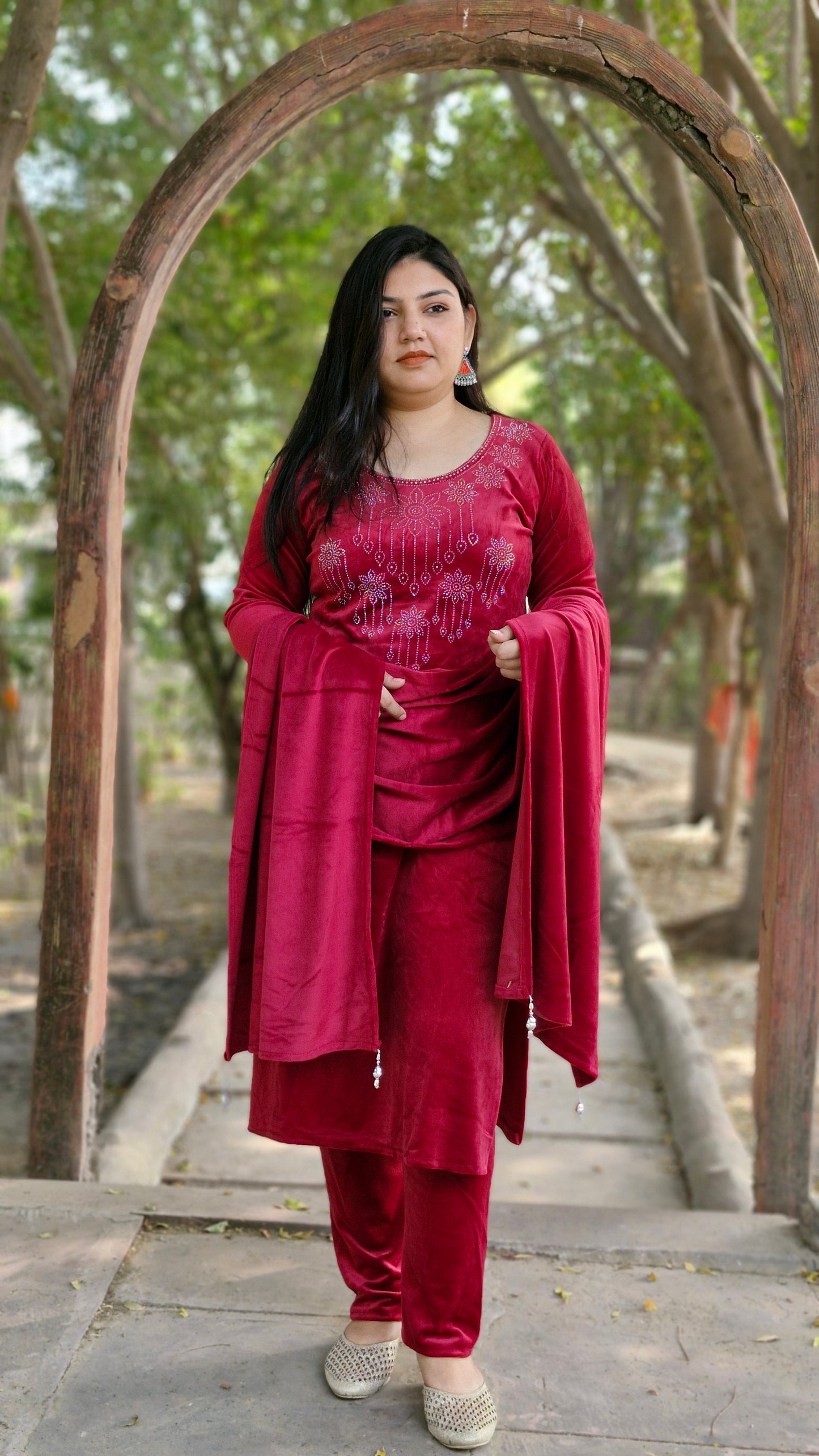 Luxurious Mehroon Velvet Suit 02