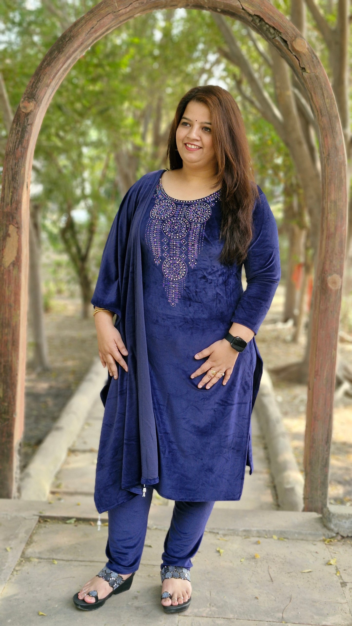 Elegant Blue Velvet suit 02