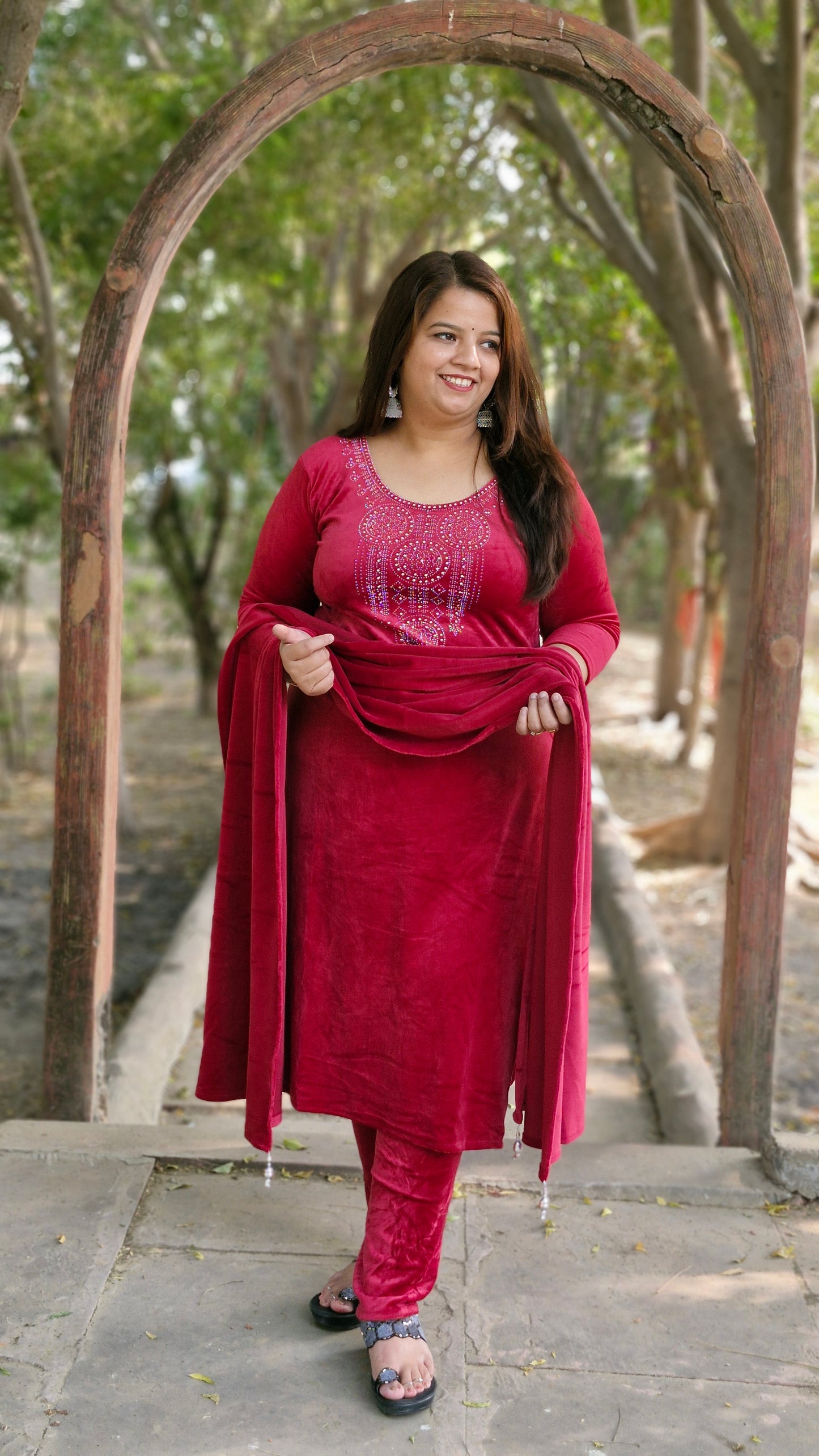 Luxurious Mehroon Velvet Suit 01
