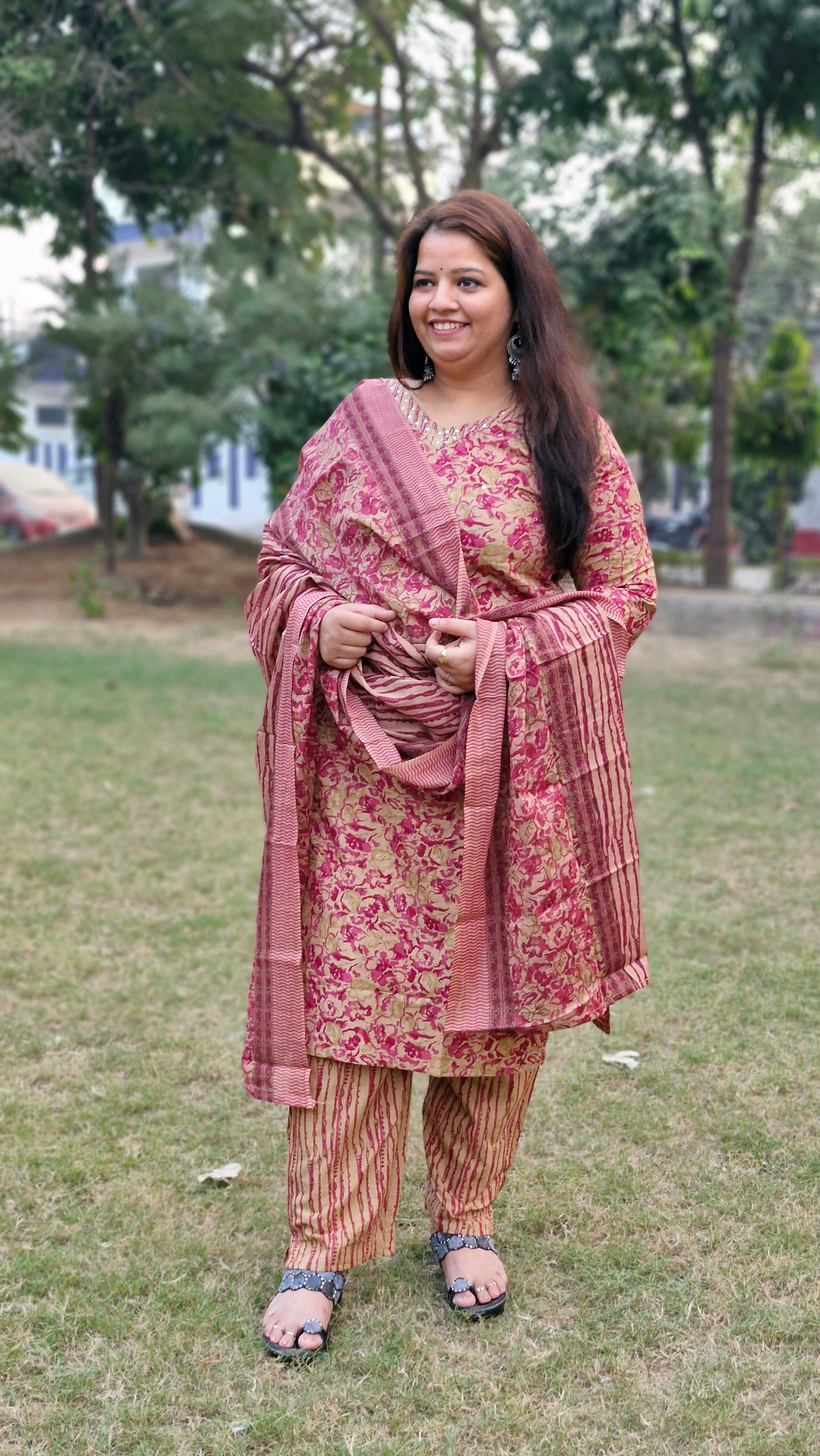 beige and pink contrast three-piece cotton suit