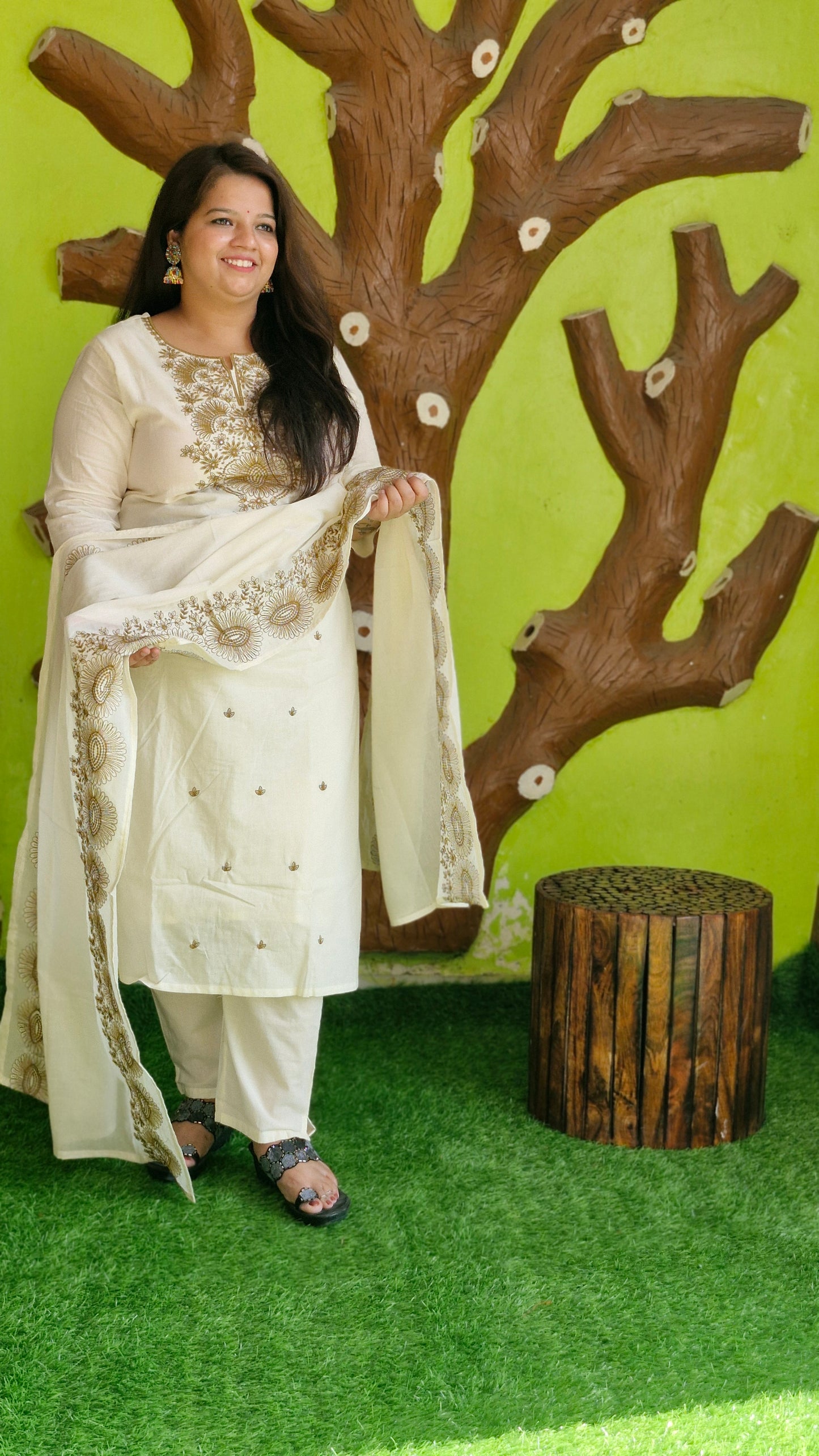 Ivory Grace Floral Kurta Set