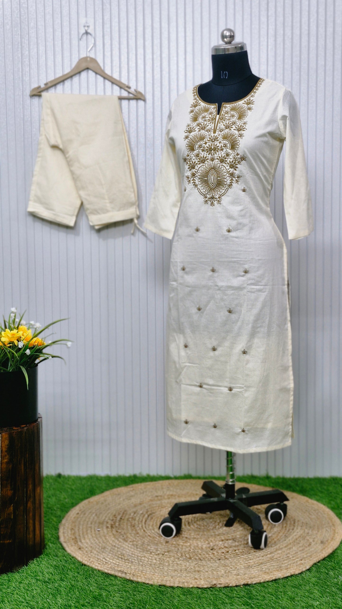 Ivory Grace Floral Kurta Set