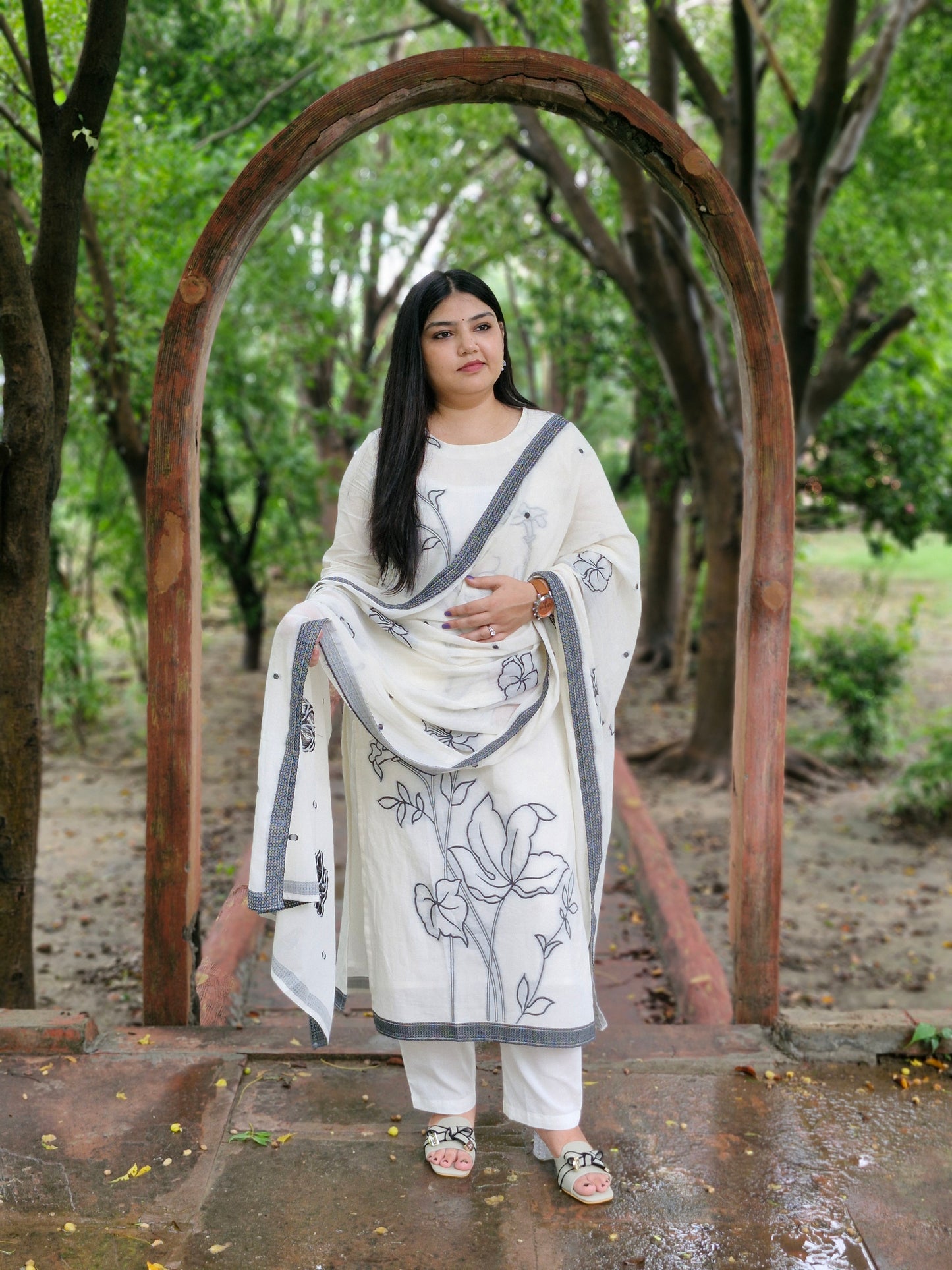 Ivory White Floral Threadwork Three-Piece Suit