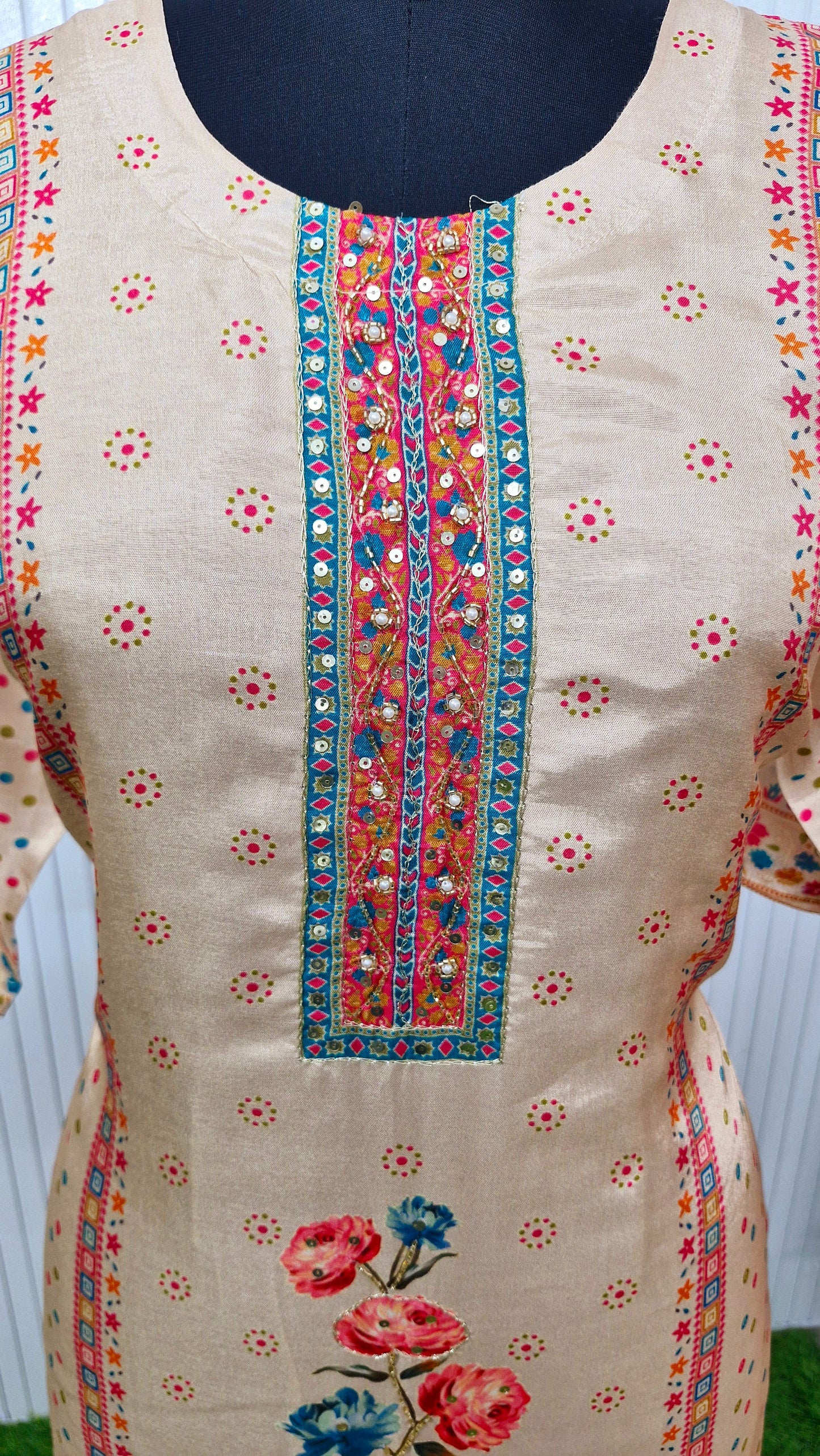 Noor-e-Gulab Embroidered Silk Suit Set