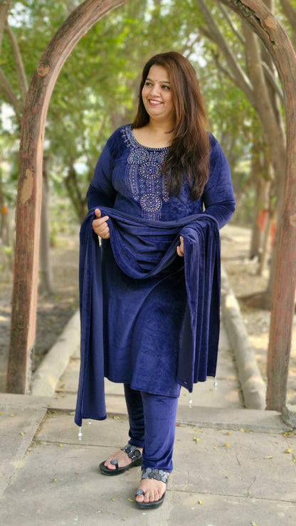 Elegant Blue Velvet suit 02