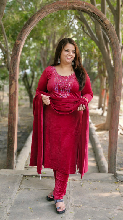 Luxurious Mehroon Velvet Suit 01