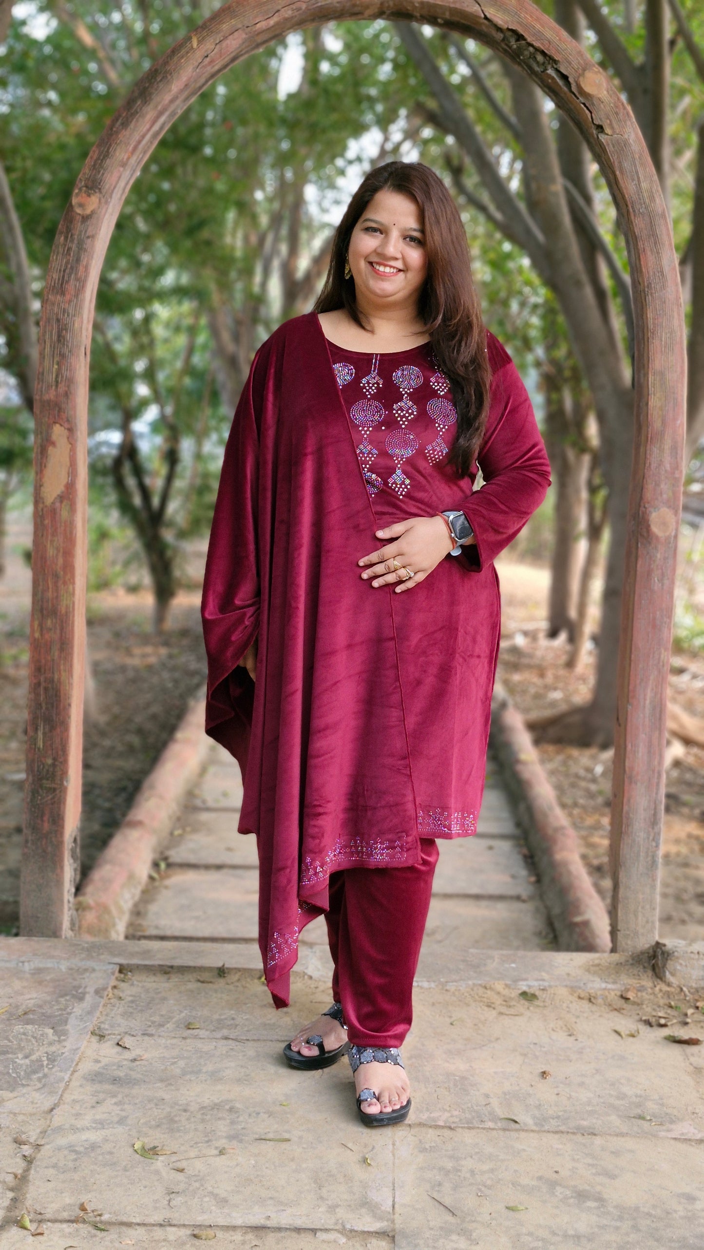 Luxurious Mehroon Velvet Suit 04