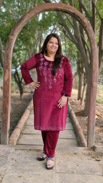 Luxurious Mehroon Velvet Suit 04
