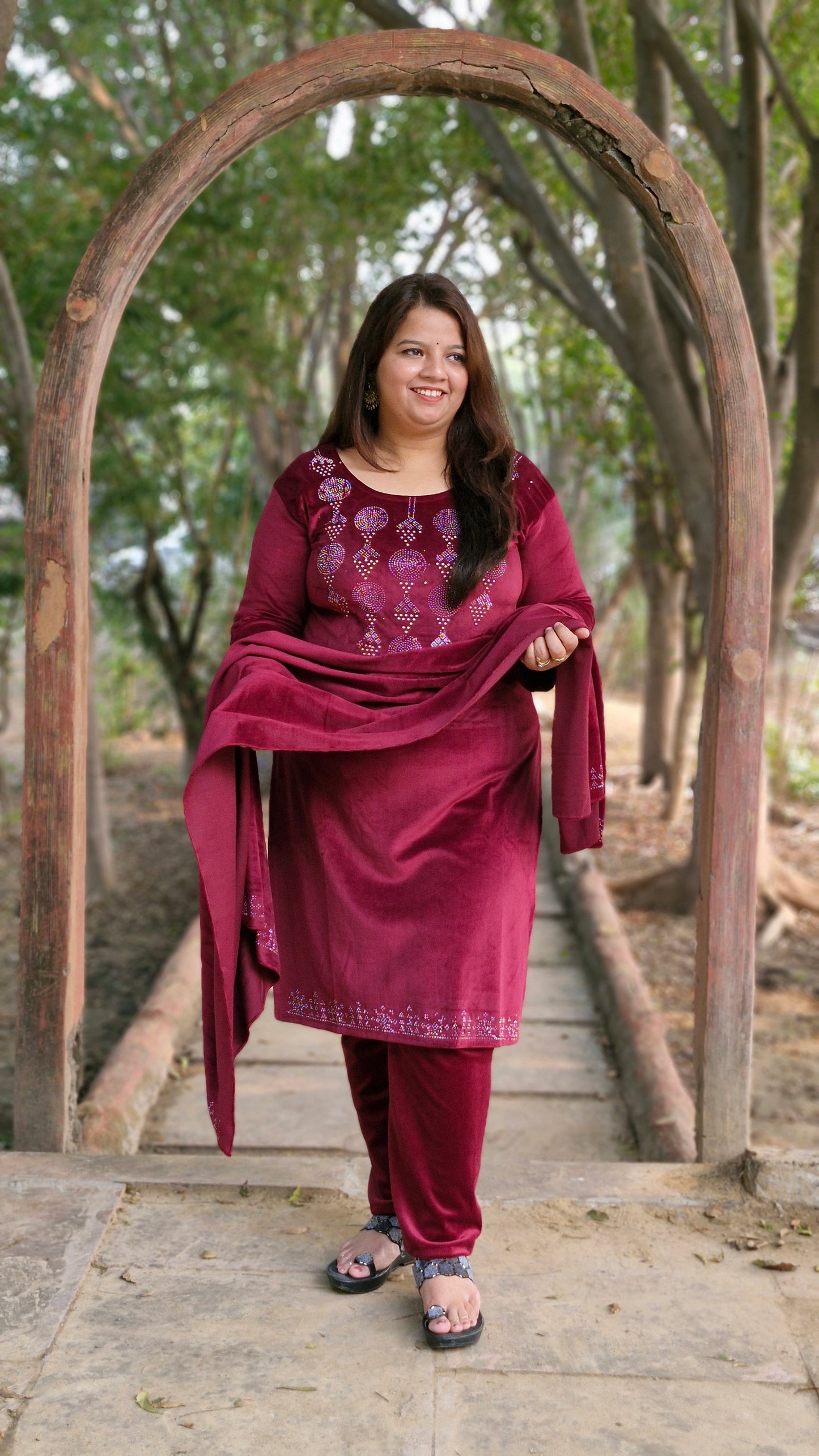 Luxurious Mehroon Velvet Suit 04
