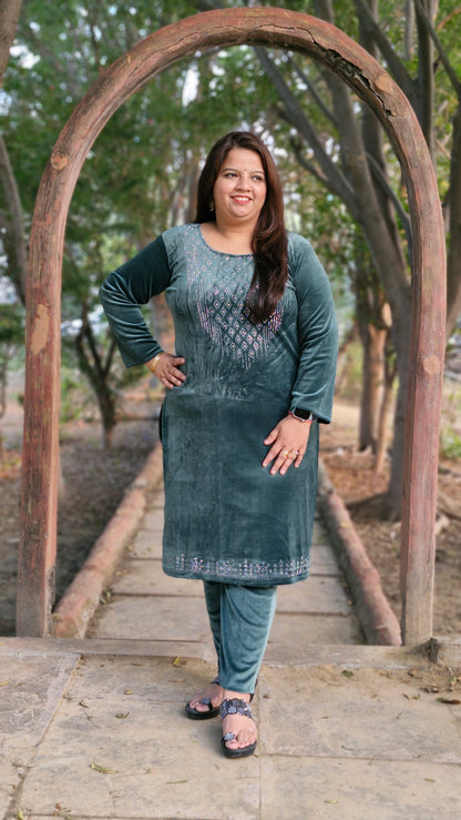 Elegant Teal Green Velvet Suit 01