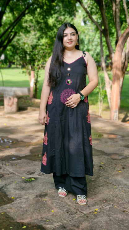 Noir Bloom – Black Cotton Spaghetti Kurta Set